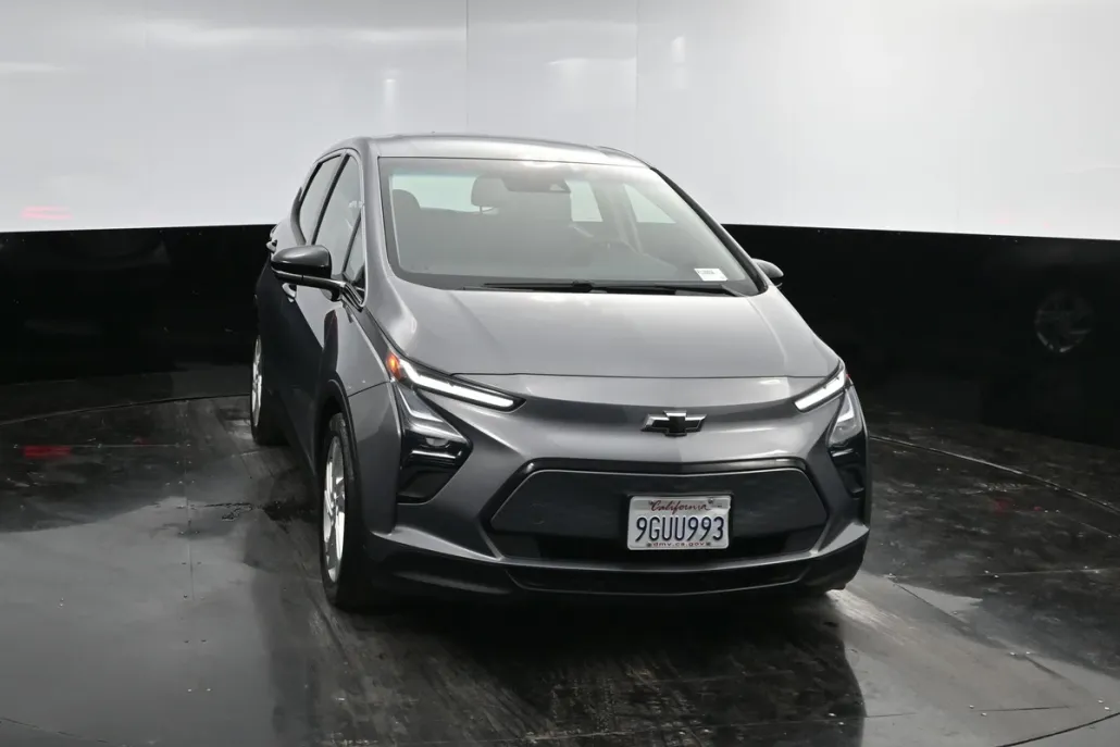 2023 Chevrolet Bolt EV 1LT photo 1