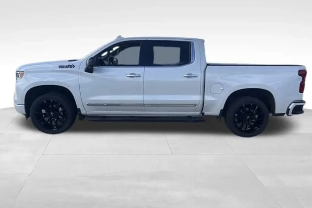 2025 Chevrolet Silverado 1500 High Country photo 1