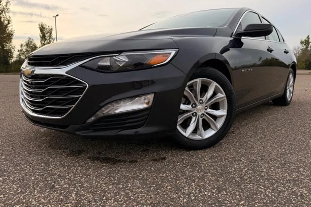 2023 Chevrolet Malibu 1LT photo 1