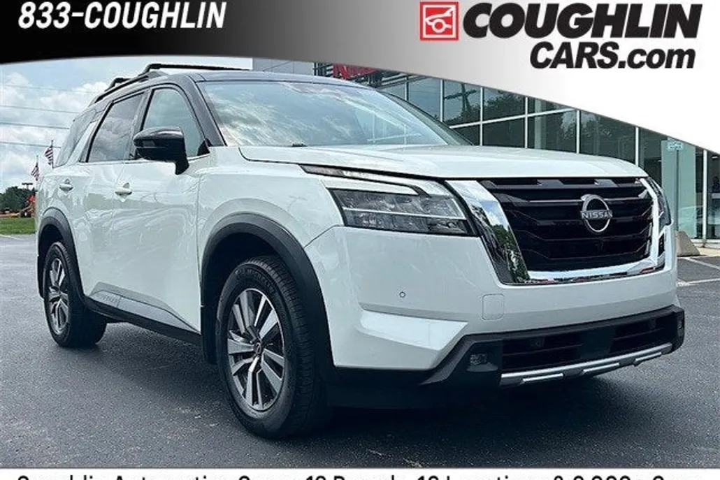 2022 Nissan Pathfinder SL photo 1