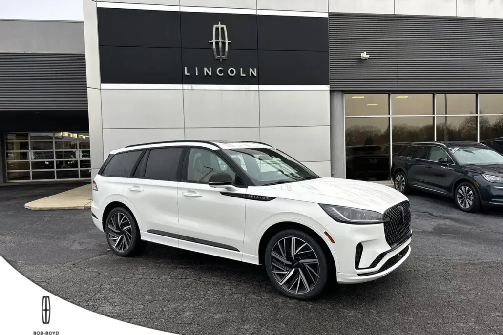2025 Lincoln Aviator Black Label photo 1