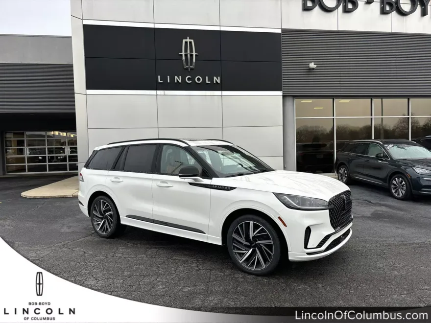 2025 Lincoln Aviator Black Label photo 1
