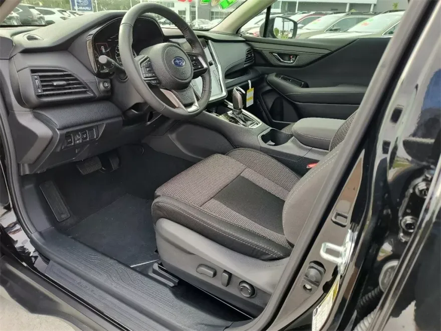 2025 Subaru Outback Premium photo 1