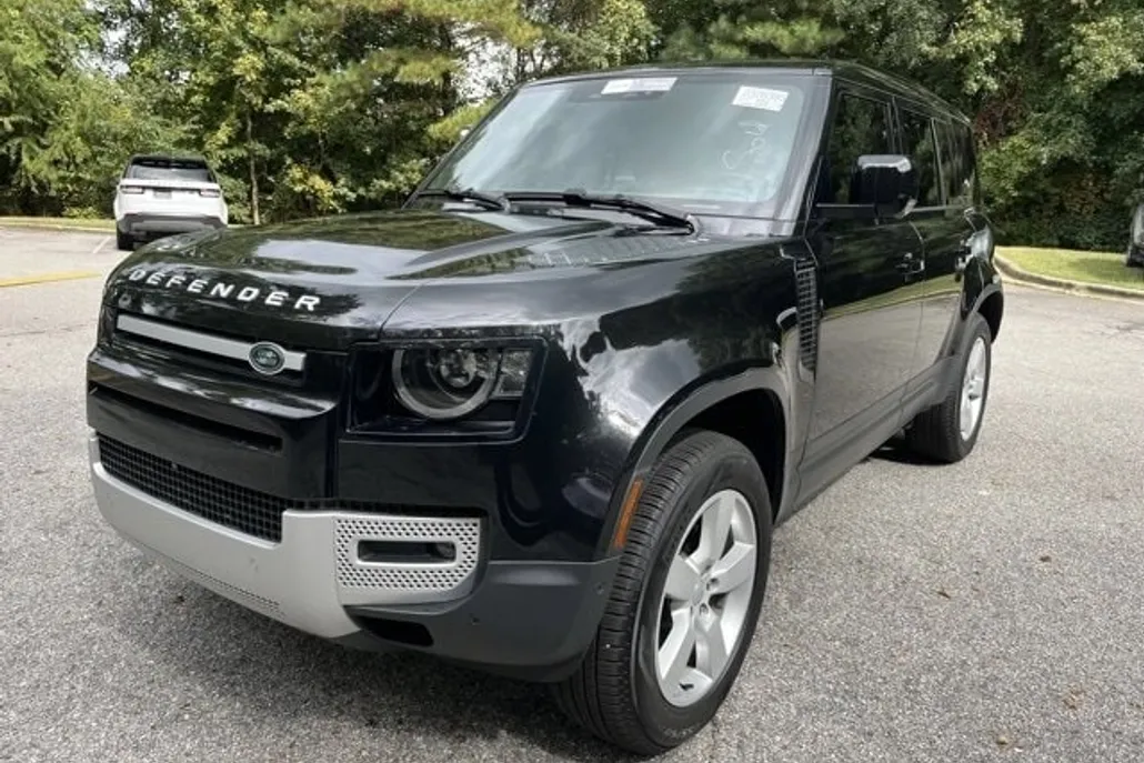 2024 Land Rover Defender S photo 1