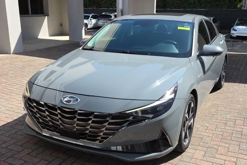 2021 Hyundai Elantra Limited photo 1