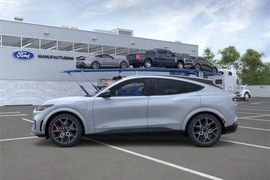 2025 Ford Mustang Mach-E GT photo 1
