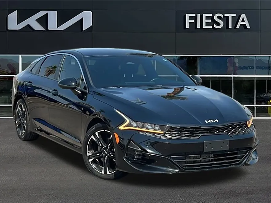 2022 Kia K5 GT-Line photo 1