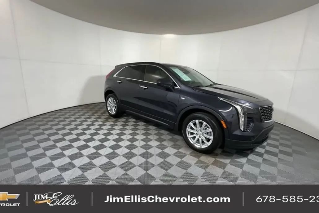 2023 Cadillac XT4 Luxury photo 1
