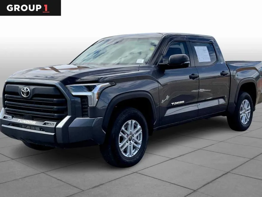 2024 Toyota Tundra SR5 photo 1