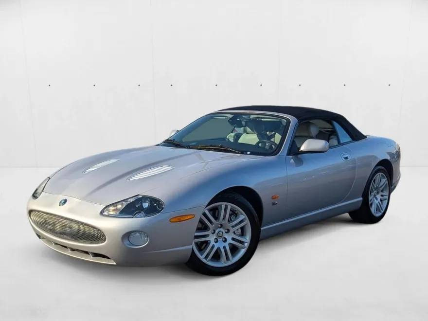 2005 Jaguar XK 8 XKR photo 1