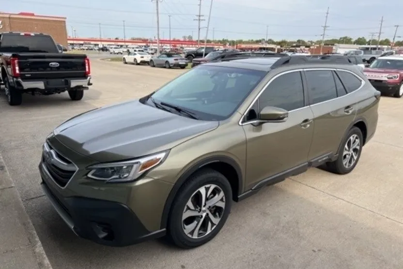 2022 Subaru Outback Limited XT photo 1