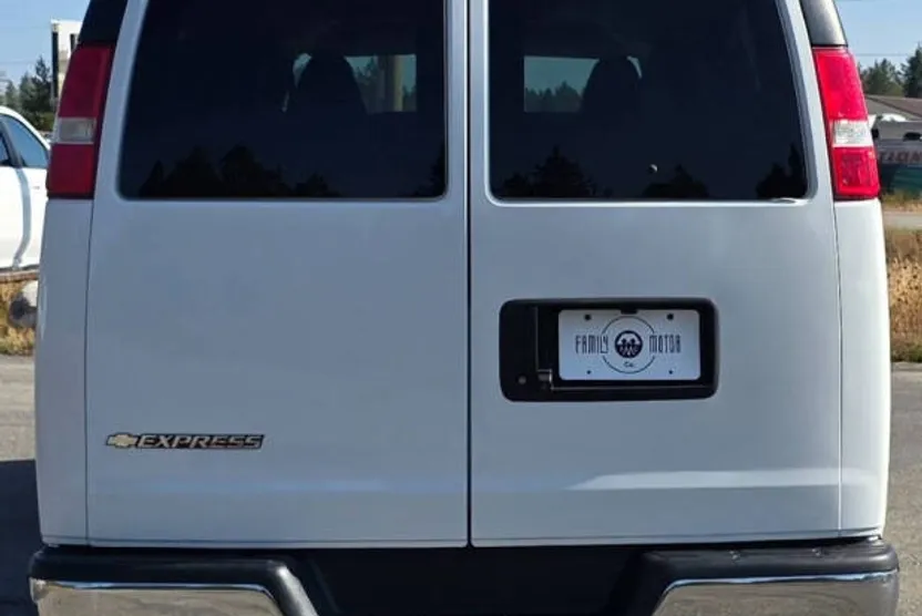 2018 Chevrolet Express LT 3500 photo 1