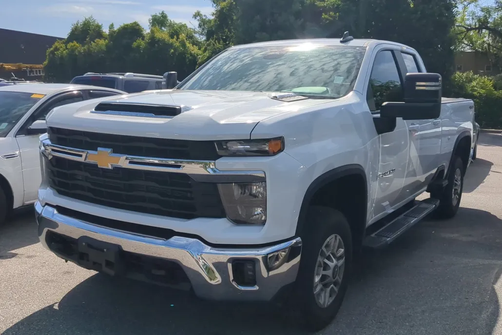2024 Chevrolet Silverado 2500HD LT photo 1