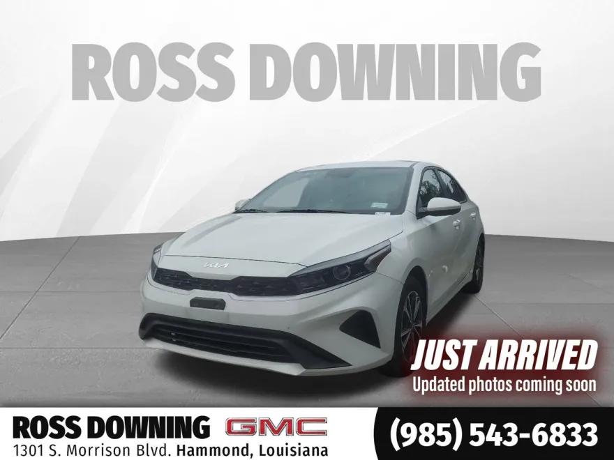 2024 Kia Forte LXS photo 1