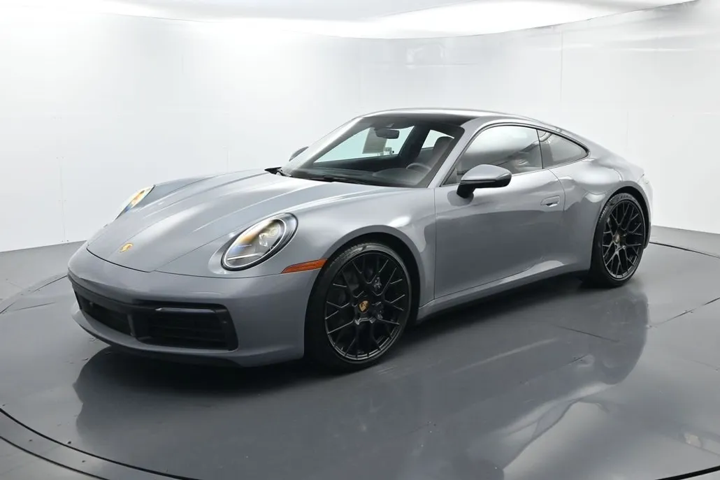 2024 Porsche 911 T 4 photo 1