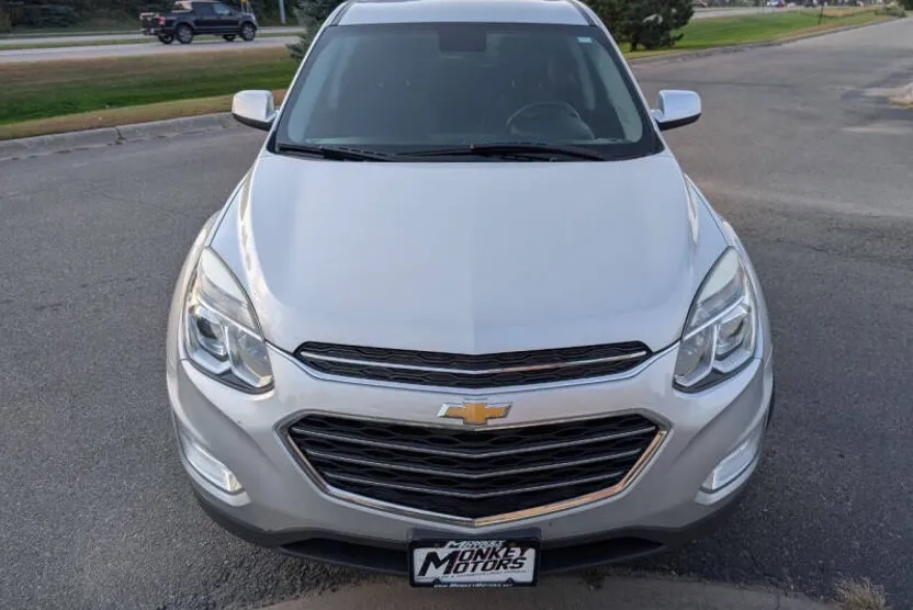 2017 Chevrolet Equinox LT photo 1