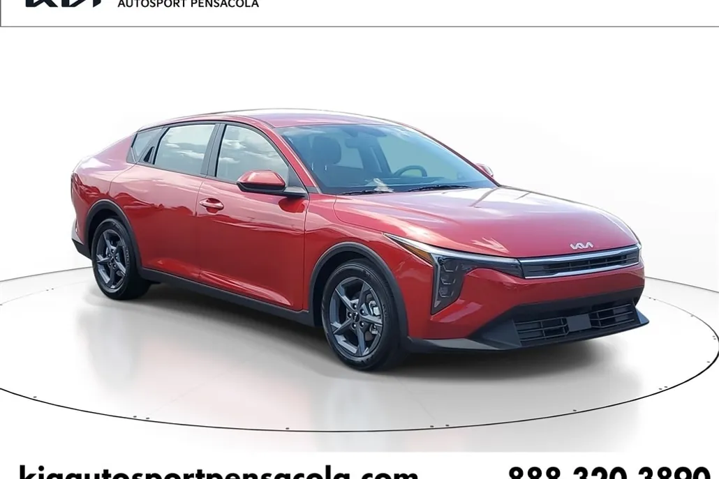 2025 Kia K4 LXS photo 1