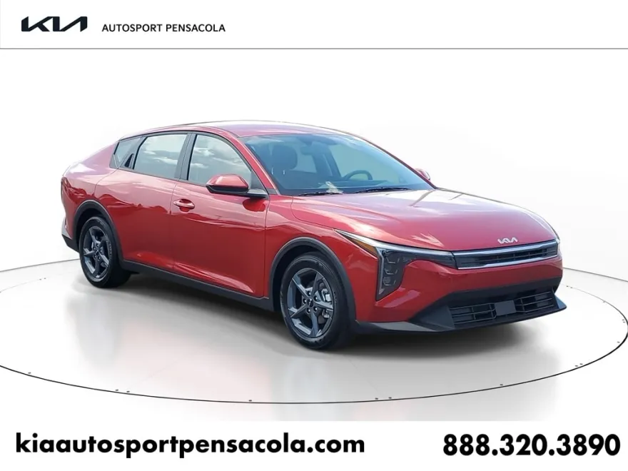 2025 Kia K4 LXS photo 1