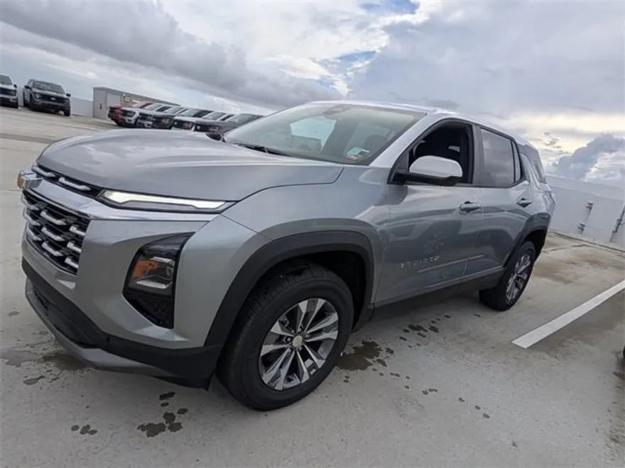 2026 Chevrolet Equinox LT photo 1