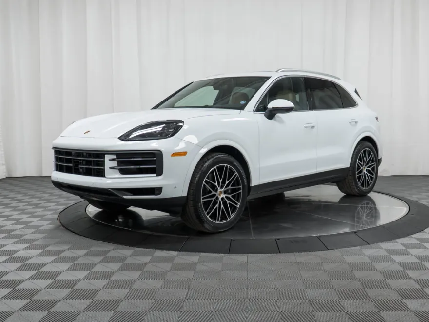 2025 Porsche Cayenne photo 1