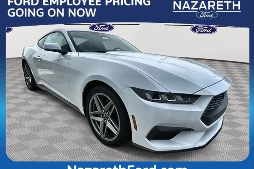 2025 Ford Mustang EcoBoost photo 1
