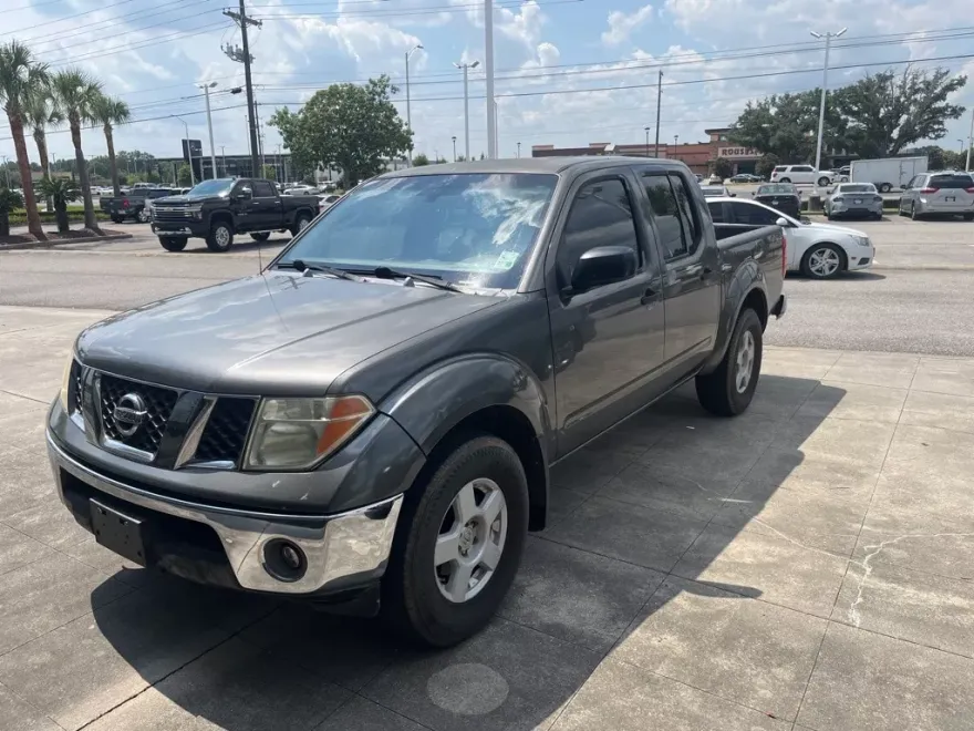 2005 Nissan Frontier SE photo 1
