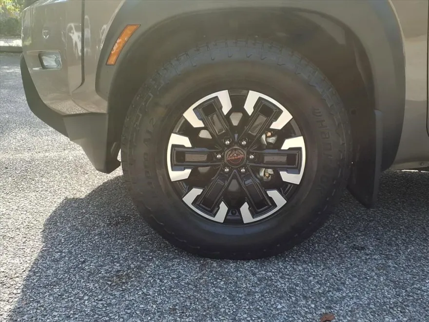 2024 Nissan Frontier PRO-X Crew Cab photo 1