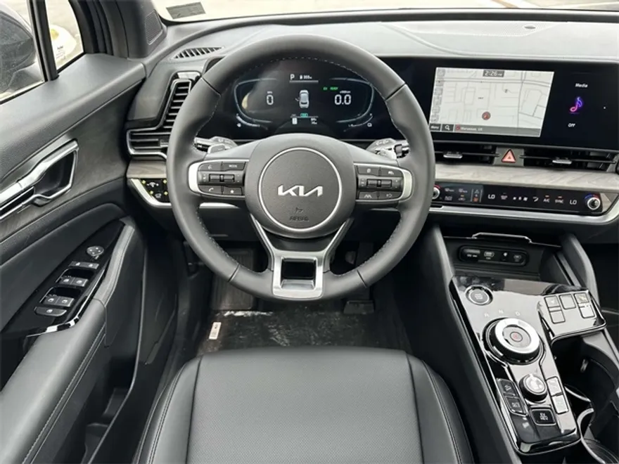 2025 Kia Sportage Plug-In Hybrid X-Line photo 1