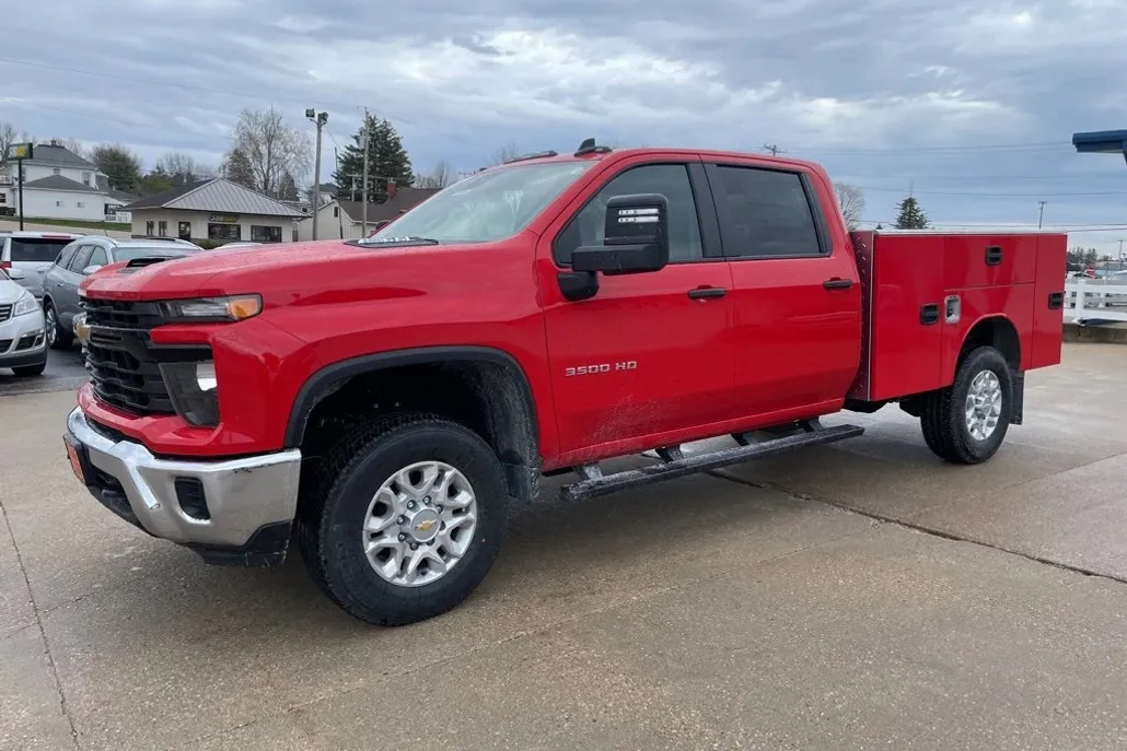 2025 Chevrolet Silverado 3500HD photo 1