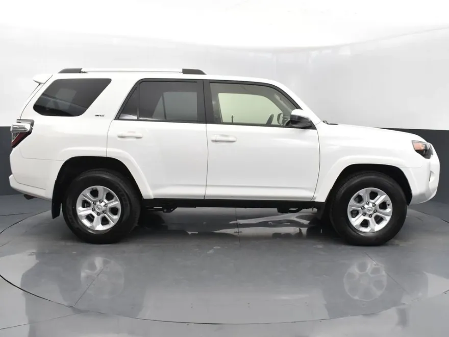 2024 Toyota 4Runner SR5 photo 8