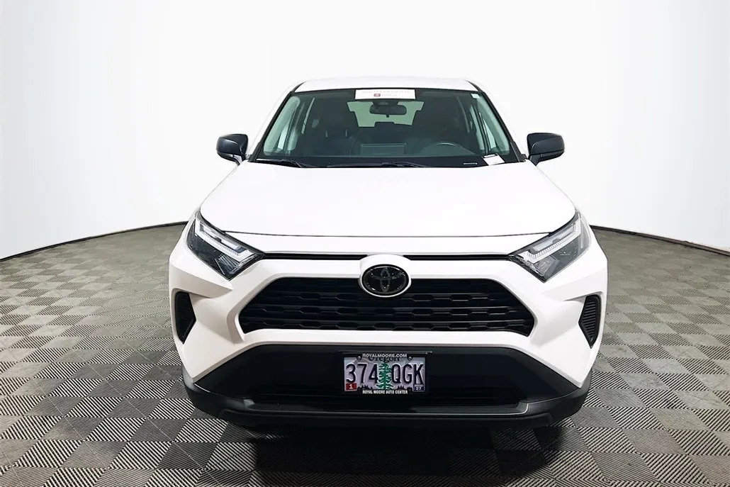 2024 Toyota RAV4 LE photo 1