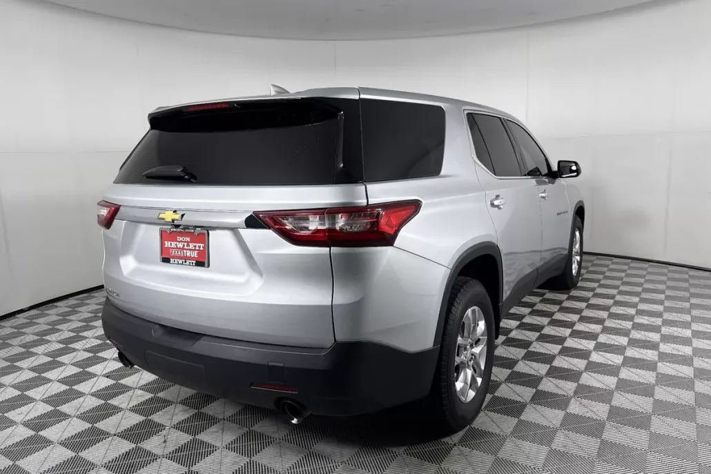 2020 Chevrolet Traverse LS photo 1