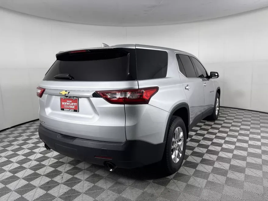 2020 Chevrolet Traverse LS photo 1