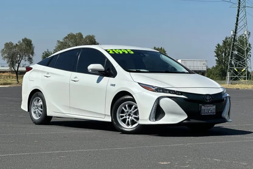 2019 Toyota Prius Prime photo 1