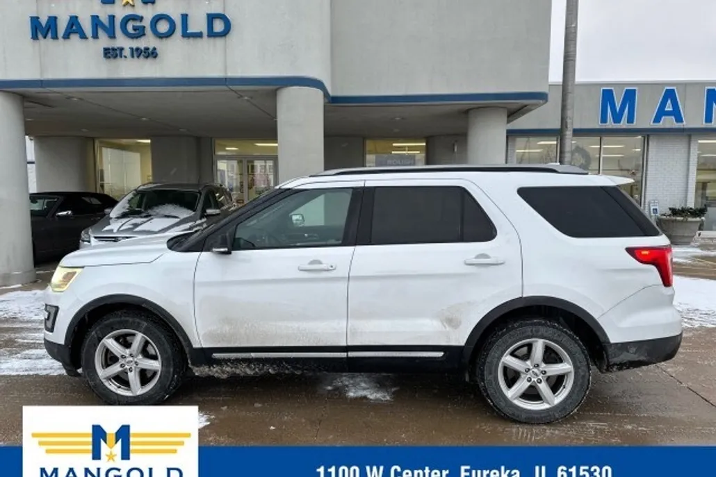 2017 Ford Explorer XLT photo 1