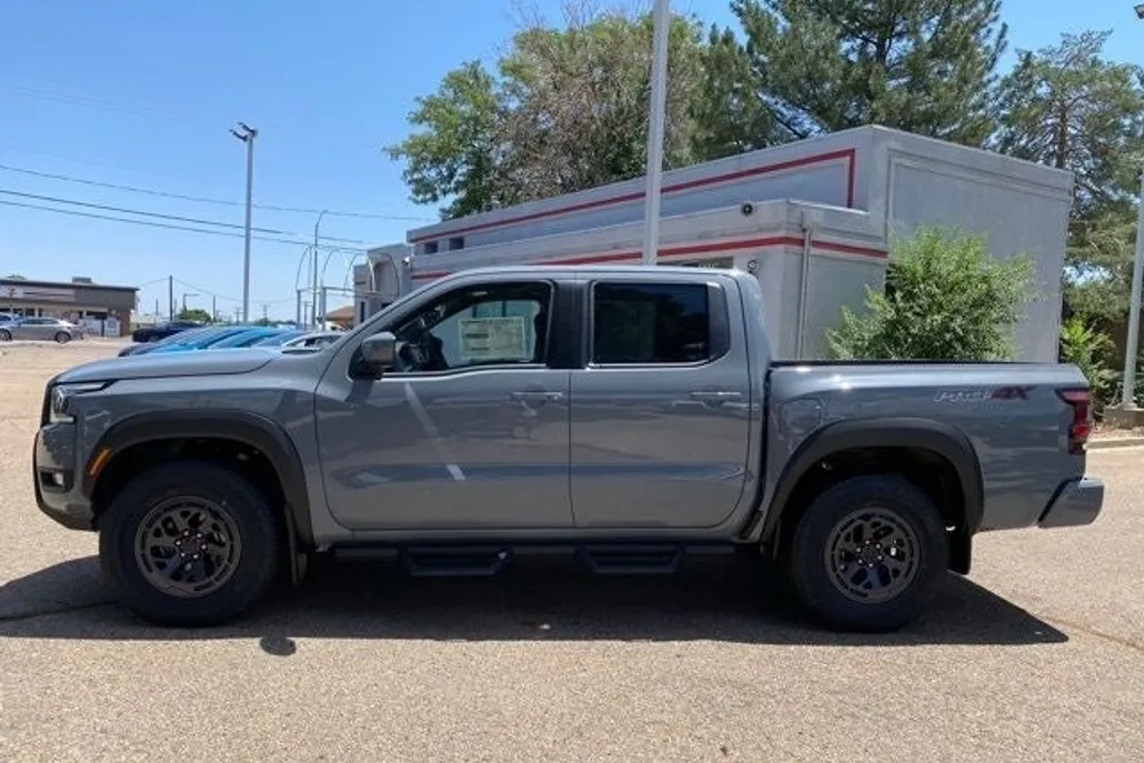 2025 Nissan Frontier PRO-4X photo 1