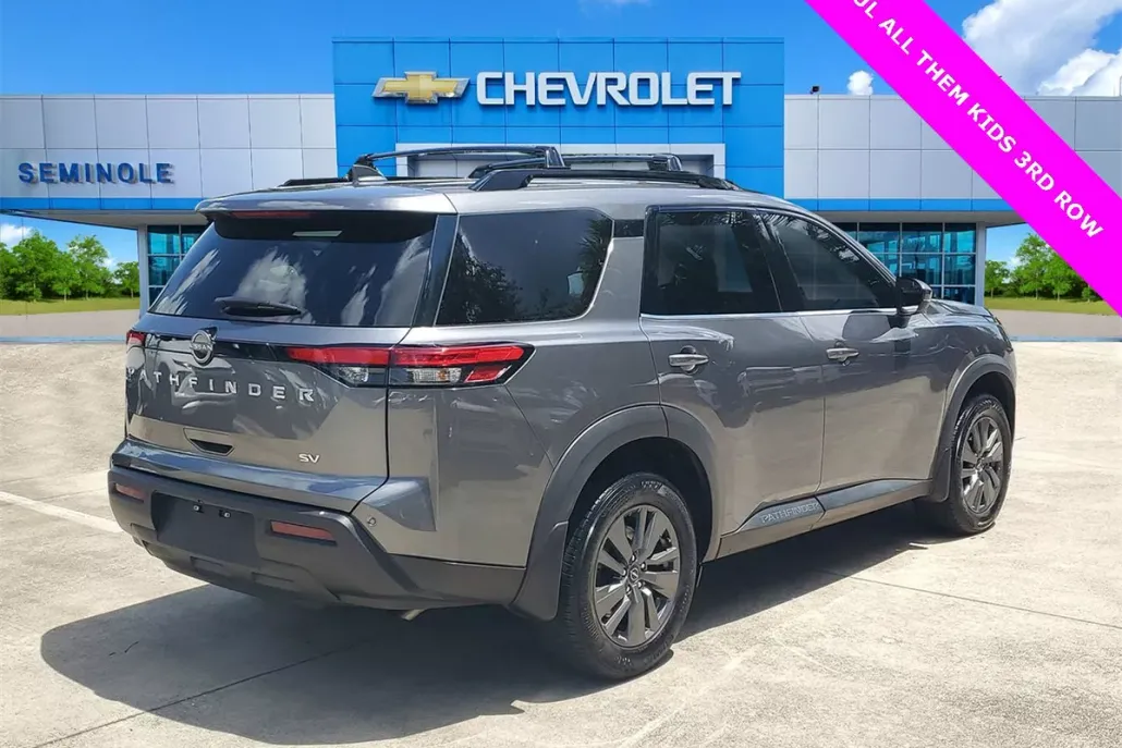 2023 Nissan Pathfinder SV photo 1