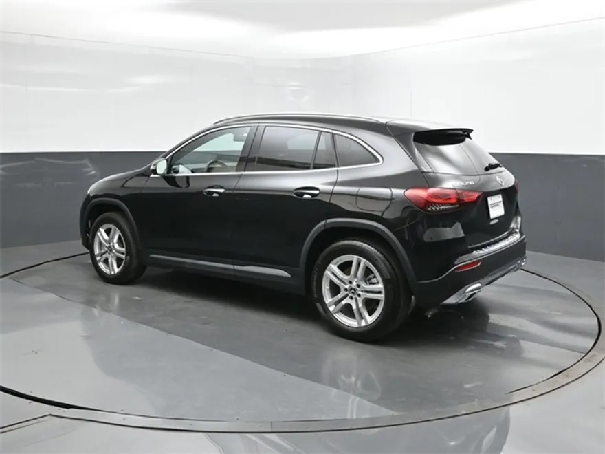 2023 Mercedes Benz GLA 250 photo 1