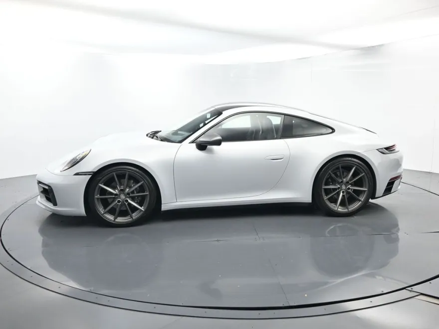 2024 Porsche 911 T photo 1