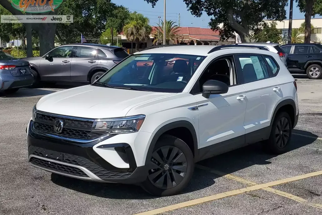 2024 Volkswagen Taos S photo 1