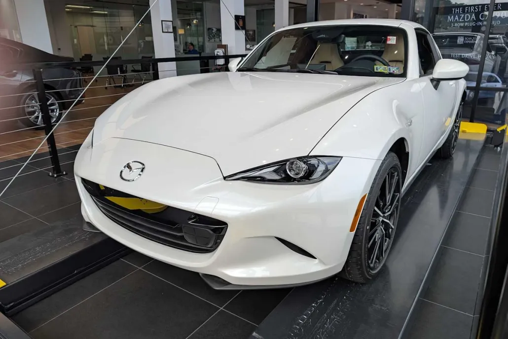 2025 Mazda MX-5 Miata Miata RF Grand Touring photo 1