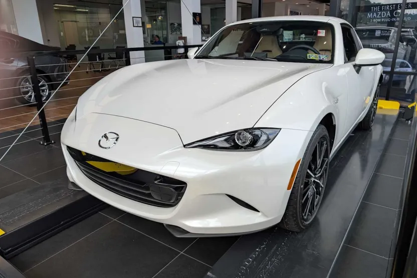 2025 Mazda MX-5 Miata Miata RF Grand Touring photo 1