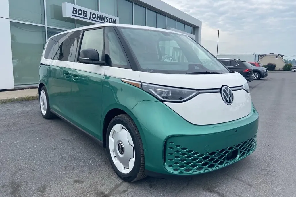 2025 Volkswagen ID. Buzz photo 1