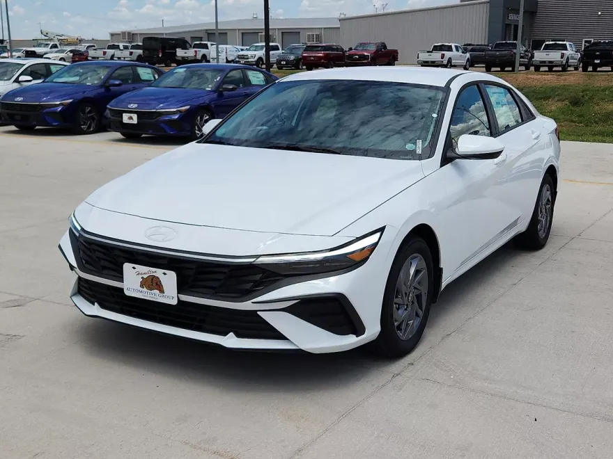 2025 Hyundai Elantra Hybrid Blue photo 1