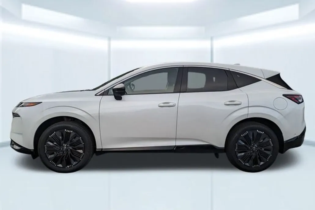 2025 Nissan Murano Platinum photo 1