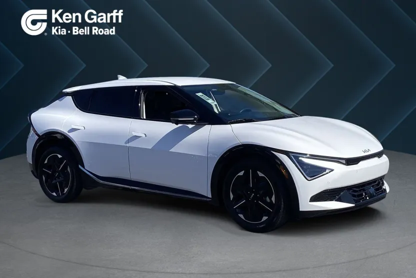 2025 Kia EV6 Wind photo 1