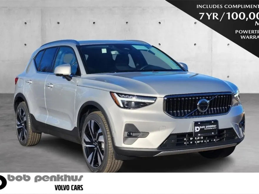 2025 Volvo XC40 Plus photo 1