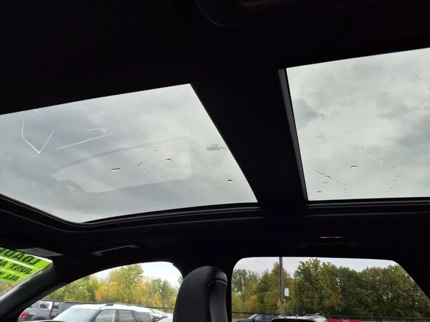 2020 Ford Edge ST photo 1