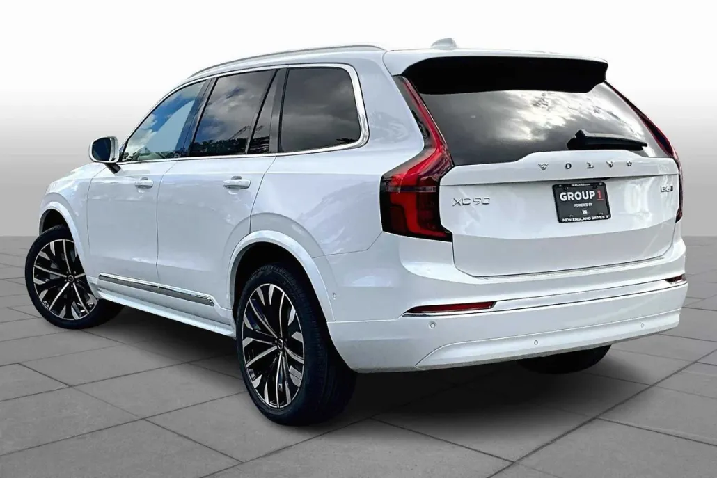 2026 Volvo XC90 Plus photo 1
