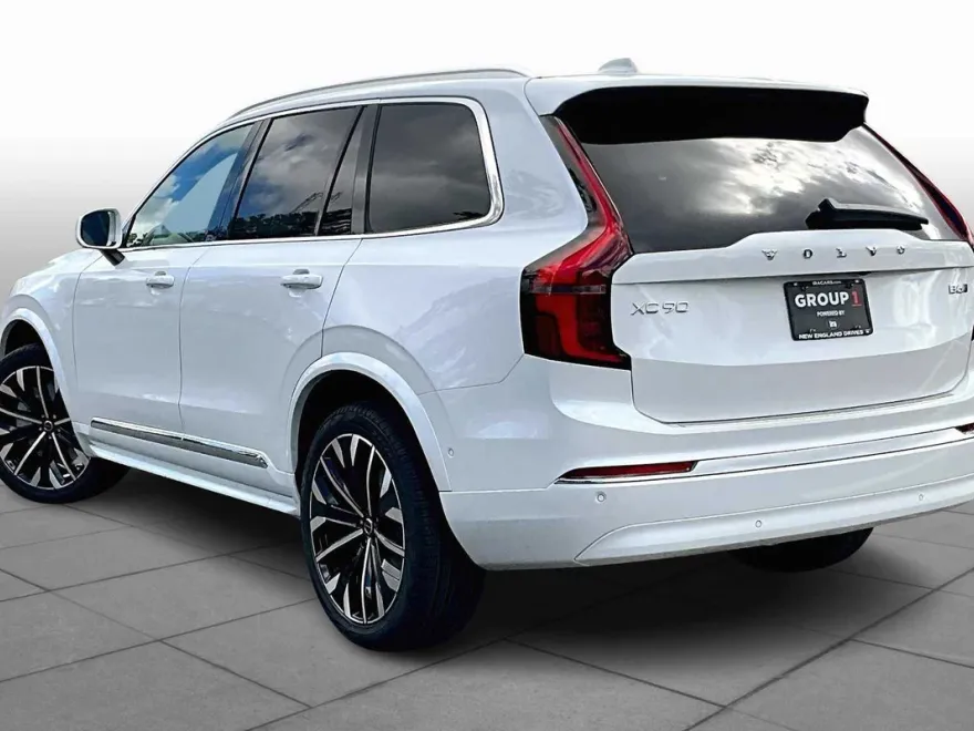 2026 Volvo XC90 Plus photo 1